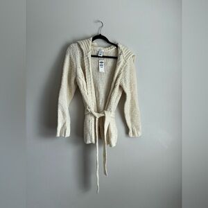 NWT- Women’s Old Navy Cream Sweater- Size Large